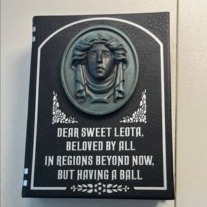 Disney Parks The Haunted Mansion Madame Leota Book Box NEW